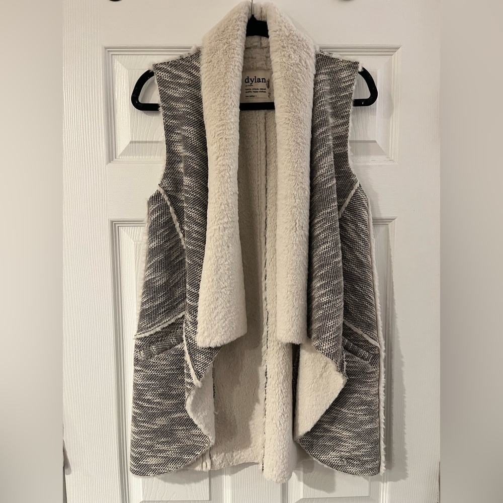 dylan Gray and Cream Sherpa-Lined Open Front Vest